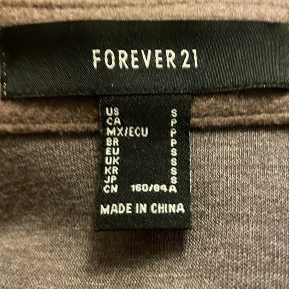 FOREVER 21 Ladies long snap button coat - Picture 4 of 6